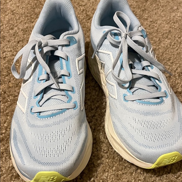 New Balance Women's Light Blue Running Shoes - Picture 4 of 4